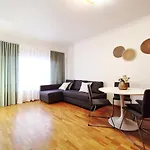 Down Town - Expo27 Apartament *